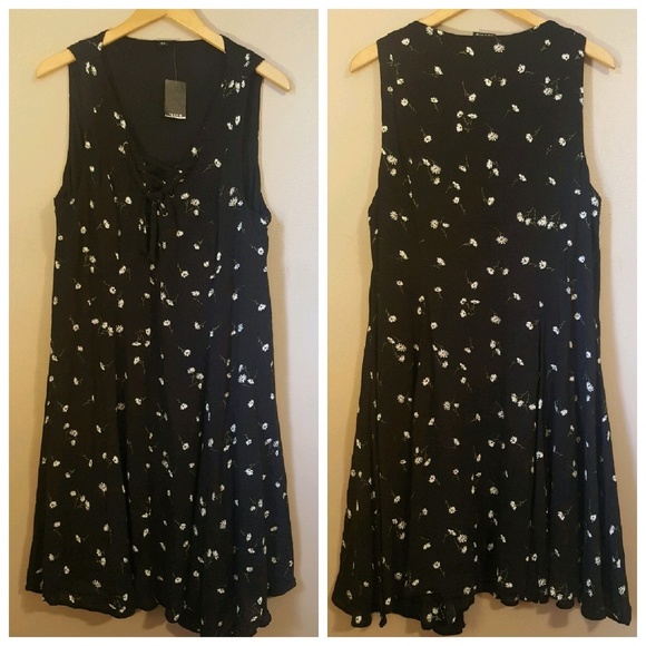 torrid Dresses & Skirts - 🍾NWT Torrid black floral shift dress